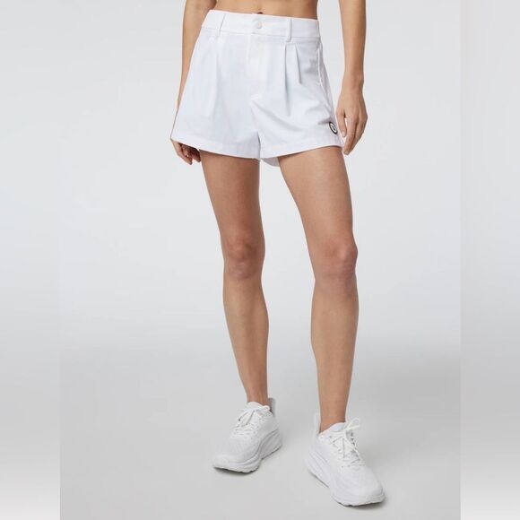 VUORI Solar Short Color White - Size - M new with tags